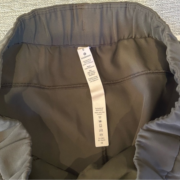 Lot of 4 Lululemon Size 6 Pants, Yoga, Sweatpants, Joggers, great condition! - Picture 9 of 15
